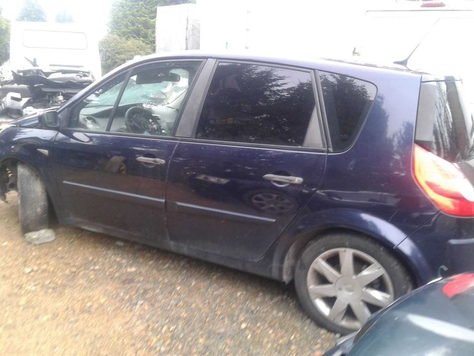 Renault Megane Scenic 2 II FL LIft 2,0 DCI NV472 Maska Lampy Błotniki