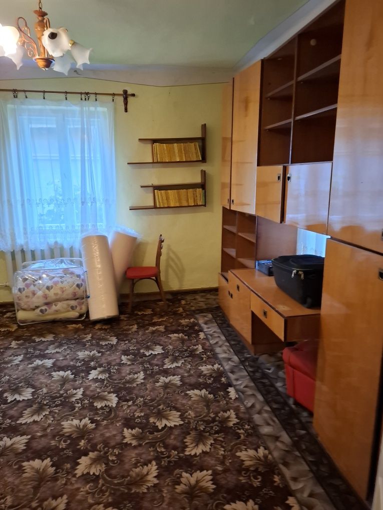Від Берегове 1км с. Яноші 130 кв.м будинок.