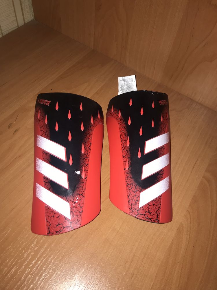 Щітки Adidas PREDATOR