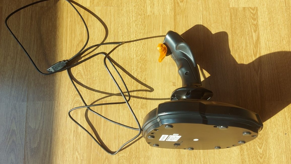 Joystick Thrustmaster T.16000M FCS