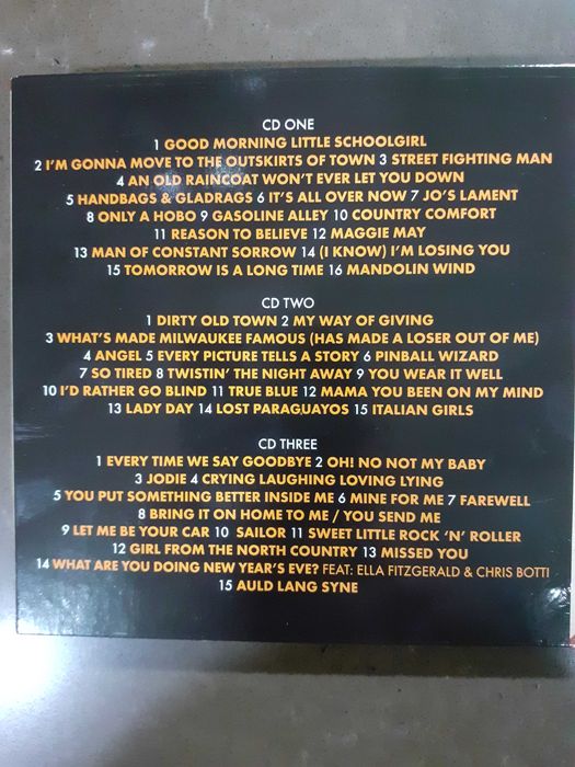 Caixa com 3 cds novos do rod stewart