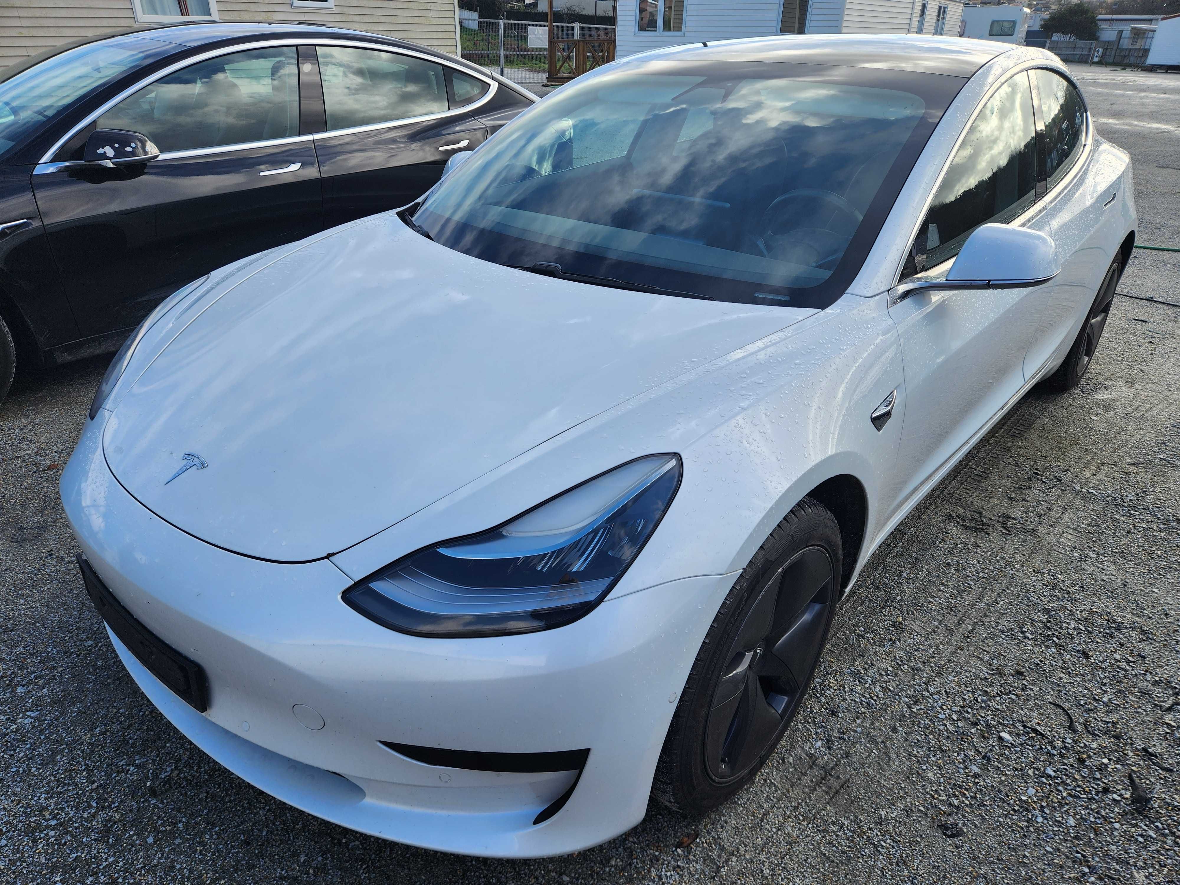 Tesla Model 3 standard range plus