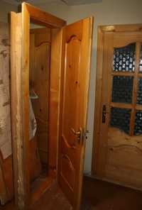 Двери с коробкой деревянные
