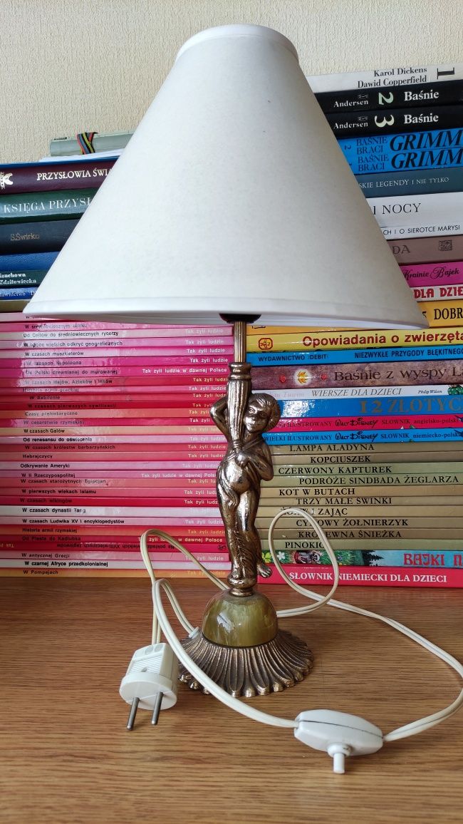 Lampa na biurko z motywem kariatydy