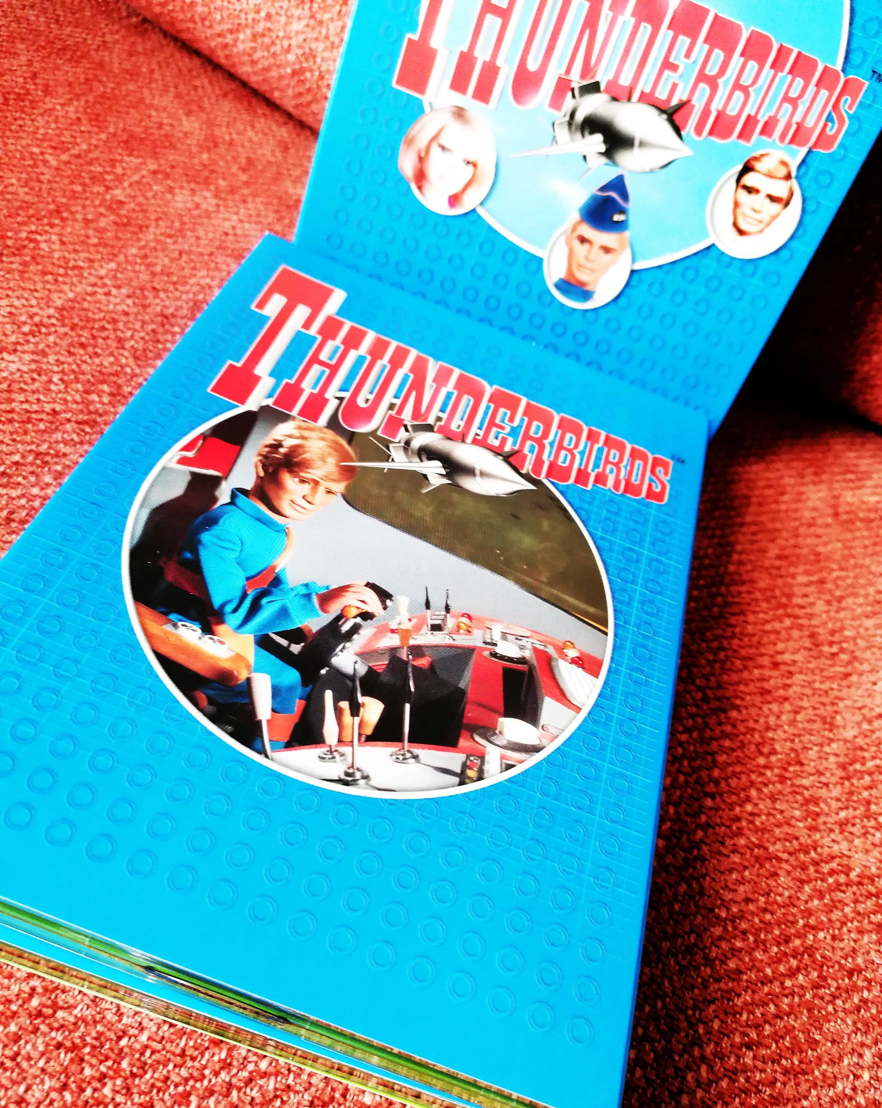 Dvd - "Thunderbirds" Box com 8 DVDs - série completa