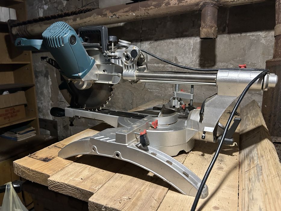 торцовочная пила Hyundai M 2500-255S