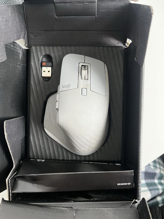 Logitech MX Master 3 - Cinza