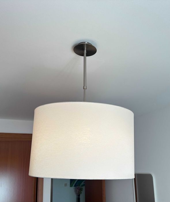 Candeeiro tecto abajur suporte em metal.