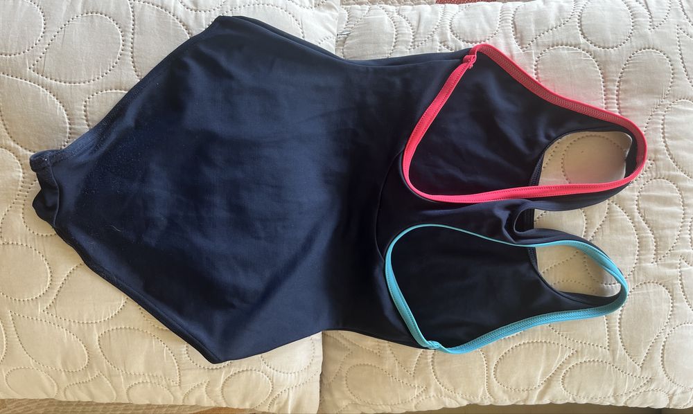 Jednoczęściowy strój kąpielowy Decathlon, rozmiar 104-110 cm