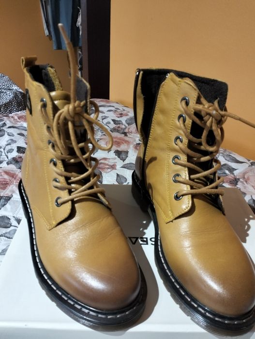 Botas novas nunca usadas