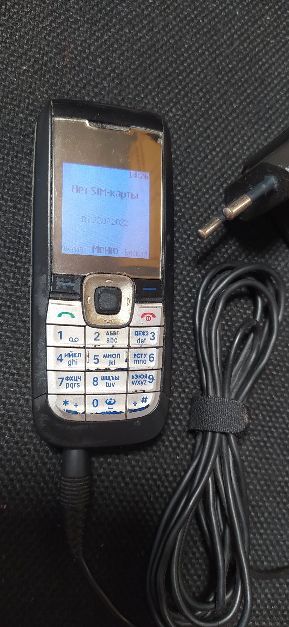 Nokia 2610 мобильный телефон.