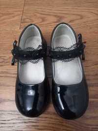 Buty lakierowane pantofelki 29