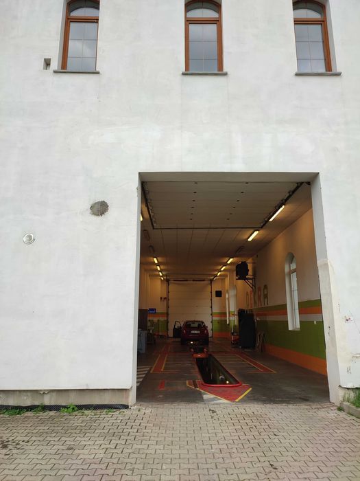 ½ działki zabudowanej budynkiem usługowym w Bolkowie