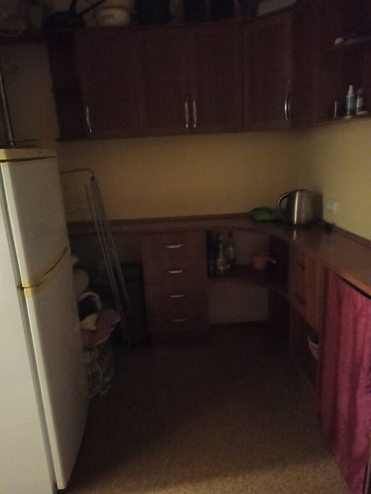 Здається кімната в центрі міста,, чисто, затишно,