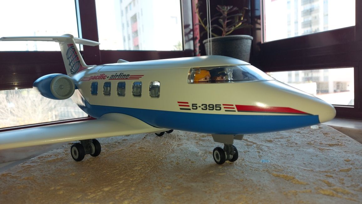 Avião passageiros playmobil