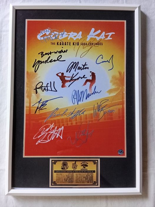 Moldura Série Cobra Kai com Autógrafos (A4)