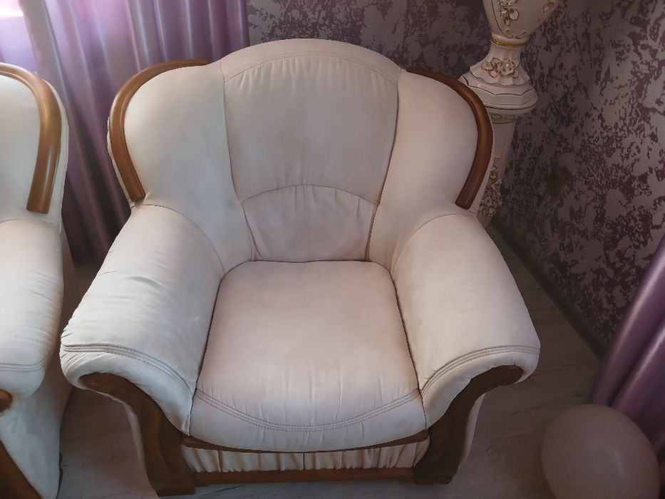 Диван з кріслами