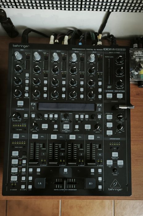 Behringer DDM4000