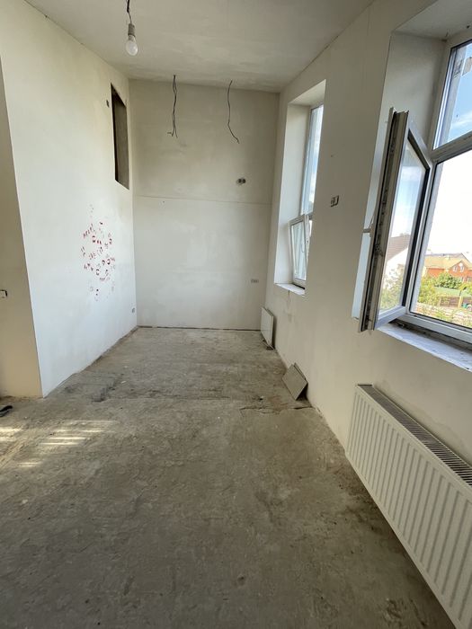 Готовий таун в Бучі під ремонт за супер ціною