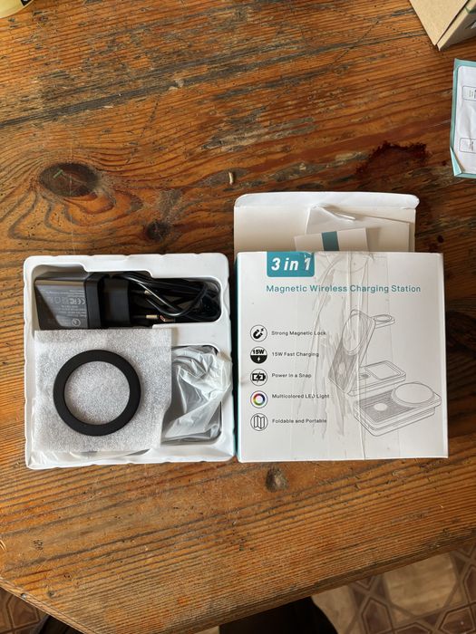 Stacja z indukcyjnym ładowaniem