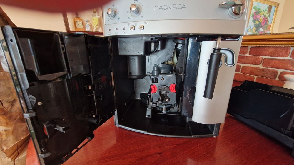 Ekspres do kawy DeLonghi Magnifica