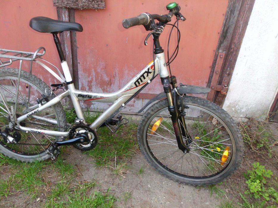 Rower Giant MTX 225 młodzieżowy lub dla seniora Alu . Koła 24 cale