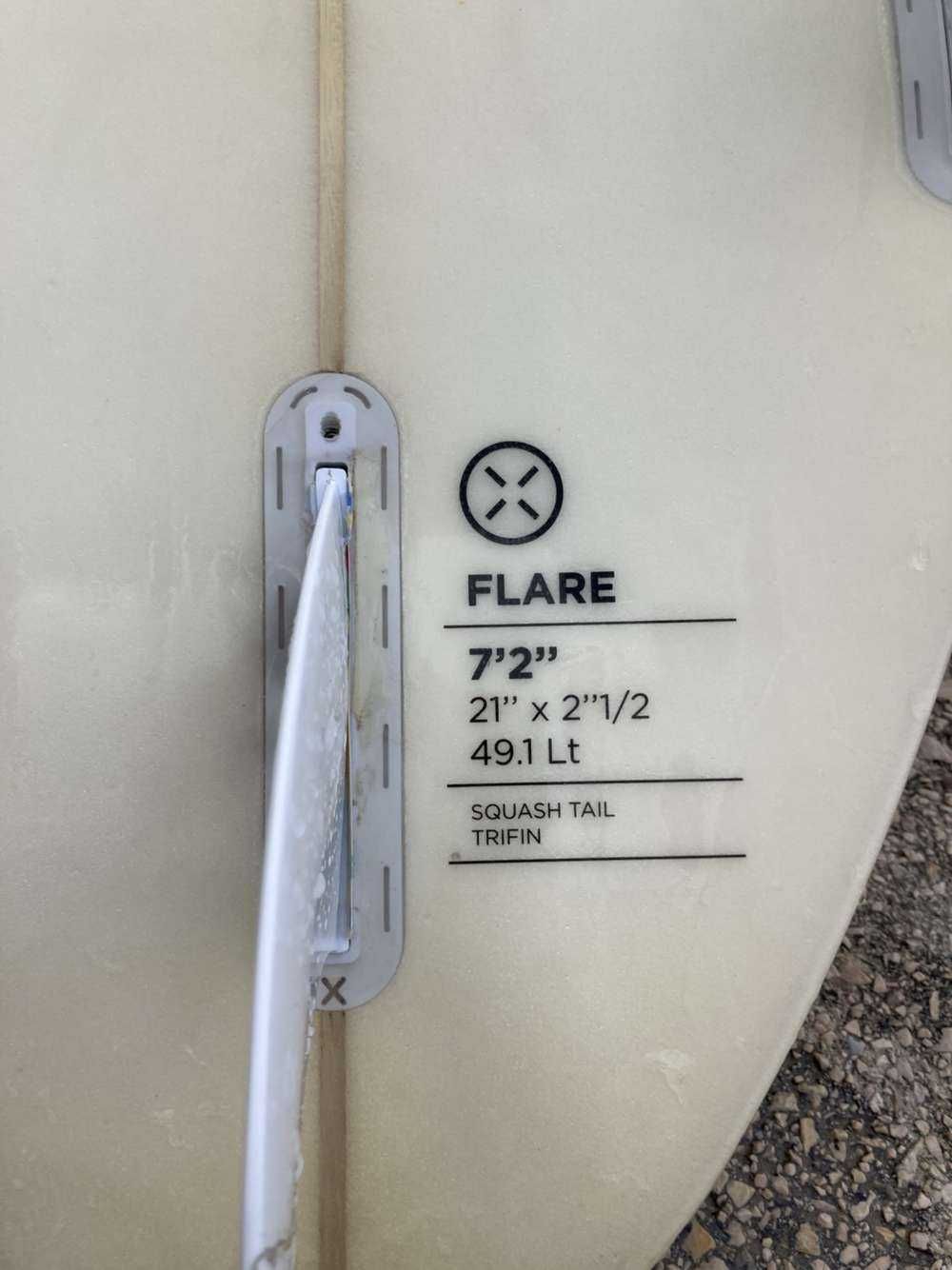 Prancha de Surf Studio Flare 7.2 Hardtop + Leash e Fins