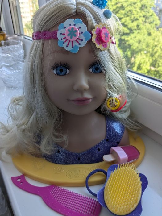 Голова ляльки- манекен