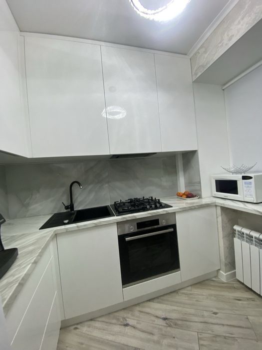 Продаю 2 комнатную квартиры м. Научная, пр. Науки, 23