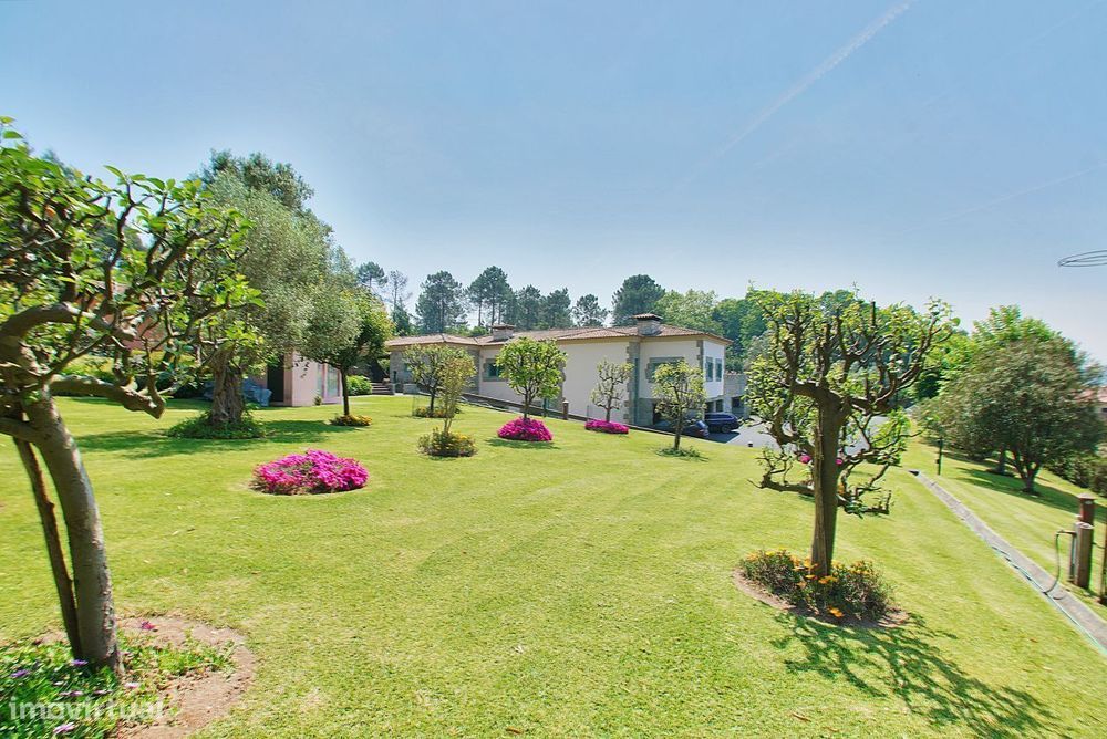 Fabulosa Moradia Térrea com 4 suites