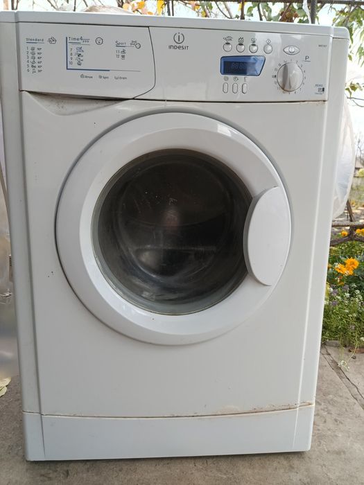 Пральна машина Indesit