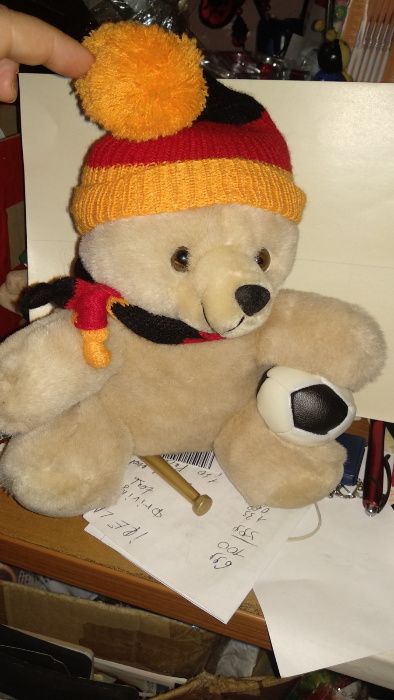 игрушка медведь мишка поет оле-оле футбольный гимн мяч шапка германия