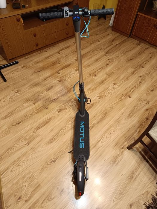 Motus Scooty 8.5 350W