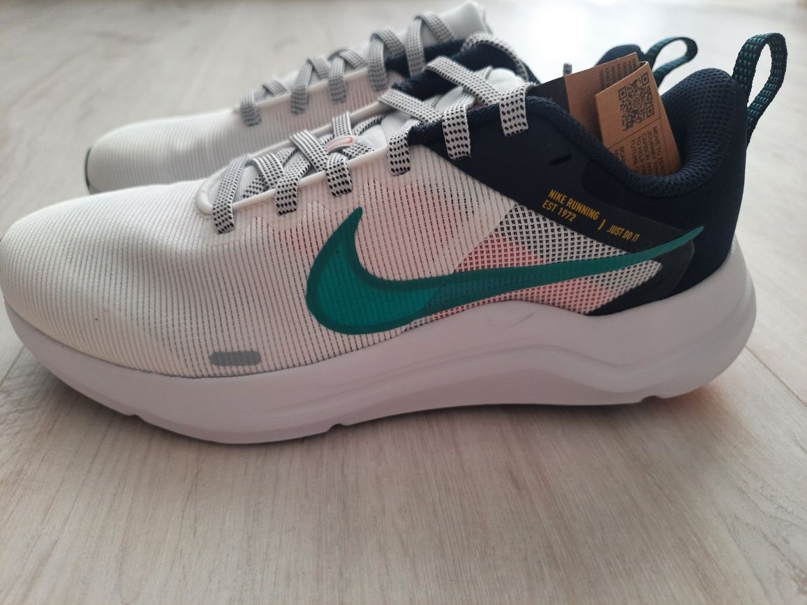 Оригінальні жіночі кросівки NIKE DOWNSHIFTER 12 ROAD RUNNING SHOES WHI