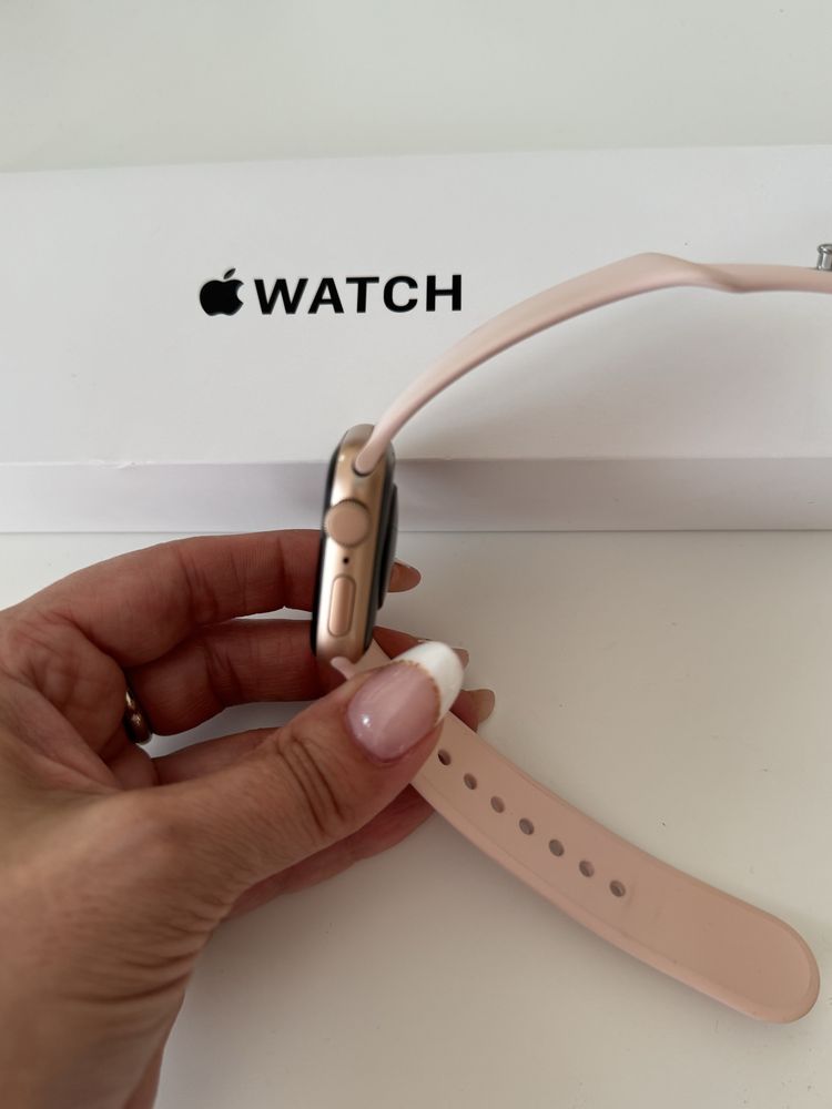 Apple Watch SE 40mm Gold