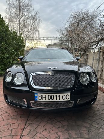 Продам авто Bentley Continental flyeng spur