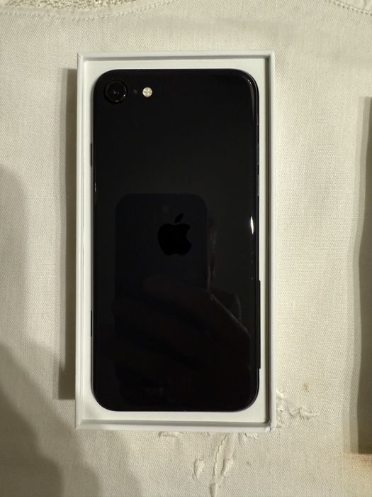 Apple iPhone SE 2020 64GB c/ Caixa