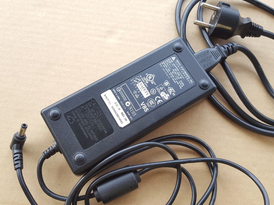 ADP-135DB блок питания Asus 7.11A 19V оригинальный живлення