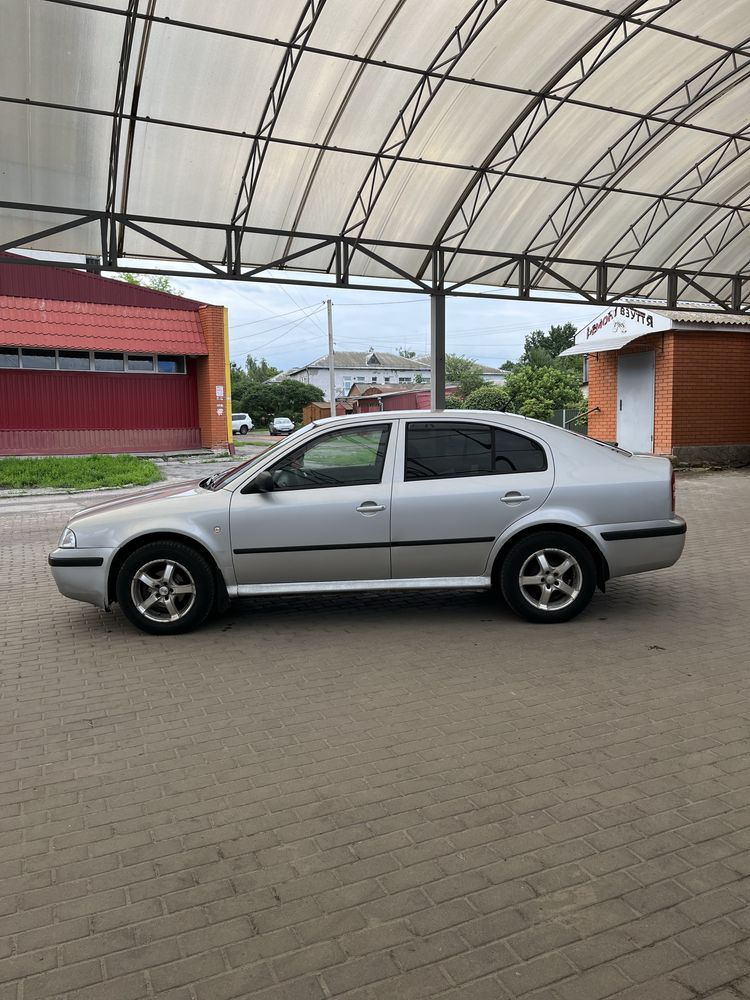 Skoda Octavia Tour 2007 1.6 MPI Родная Краска!