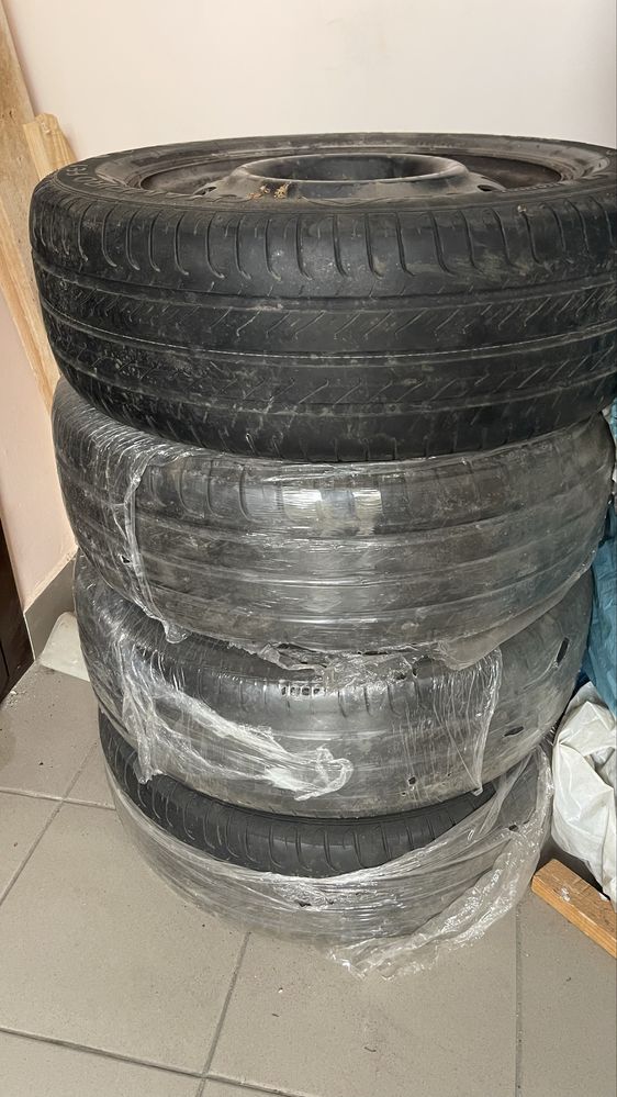 Колеса Hyundai i30 R16 метал (гума Champiro FE1 195 65 15 літо)