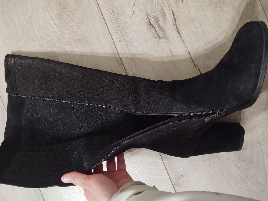 Замшеві  чоботи 39 розміру