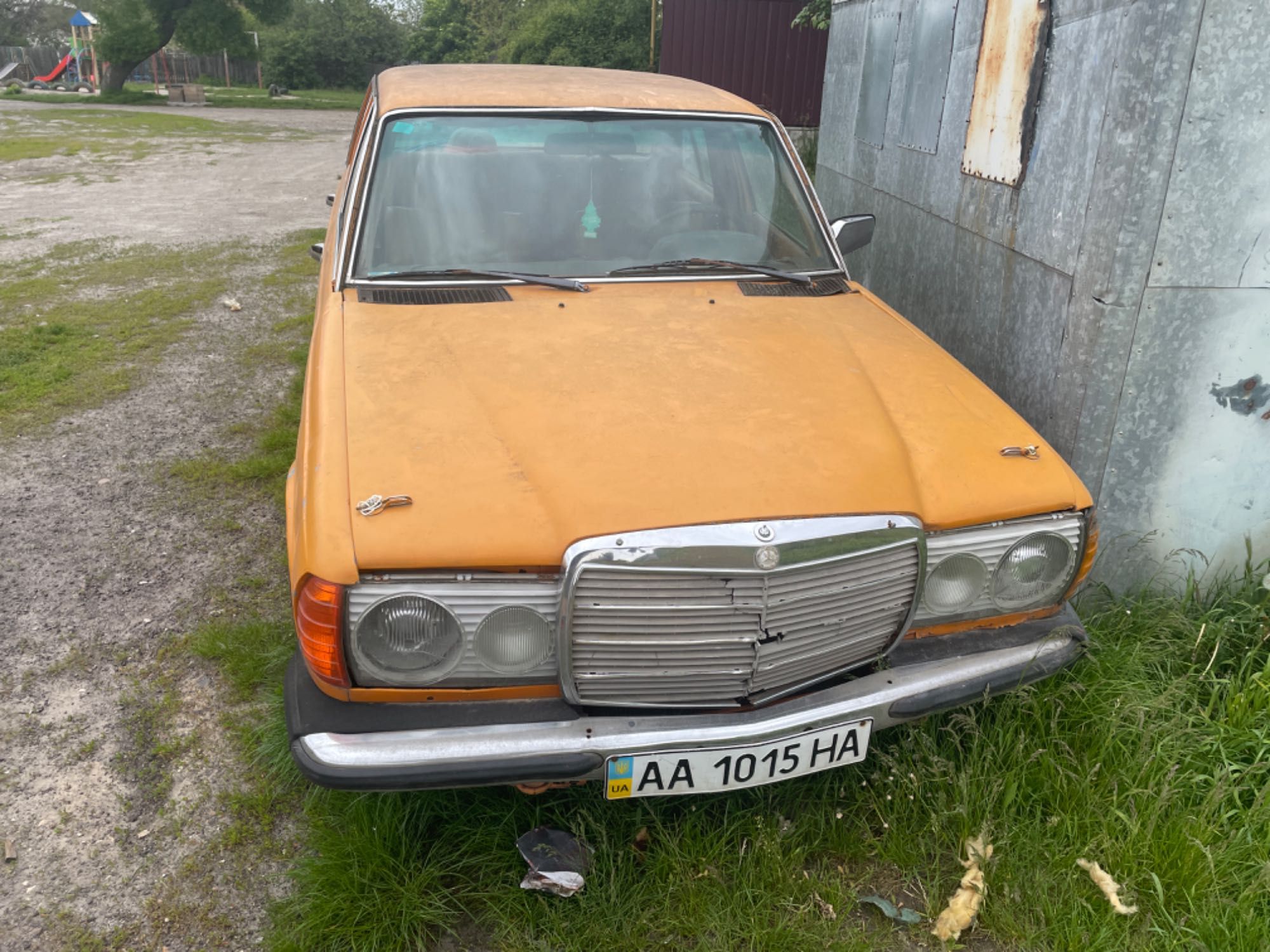 Мерседес w123 E200