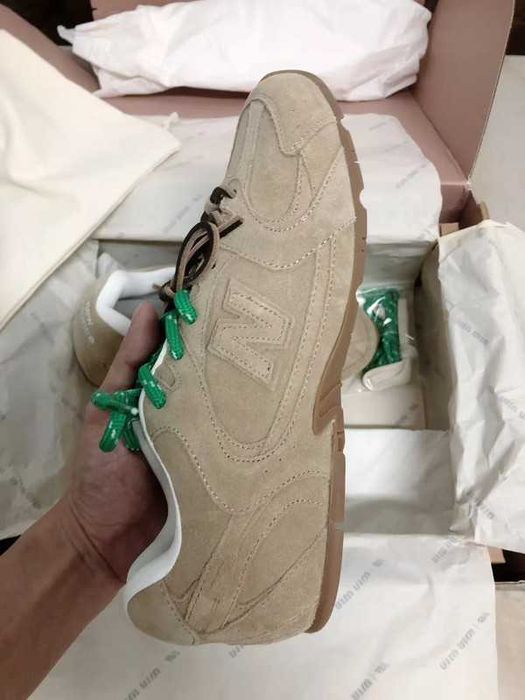 ButyDamskie New‍ Balance‍ 530 Miu Miu brązowy Uniseks R.41