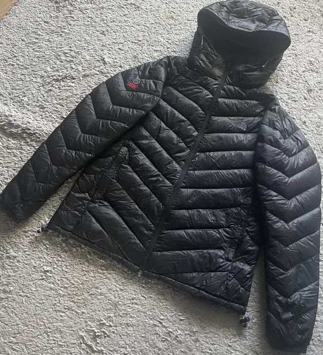 Фирменный,легкий куртка-пуховик the north face summit series