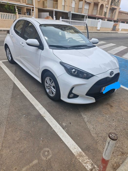 Toyota Yaris Hybrid 2022 – 38.000 km, Excelente Estado