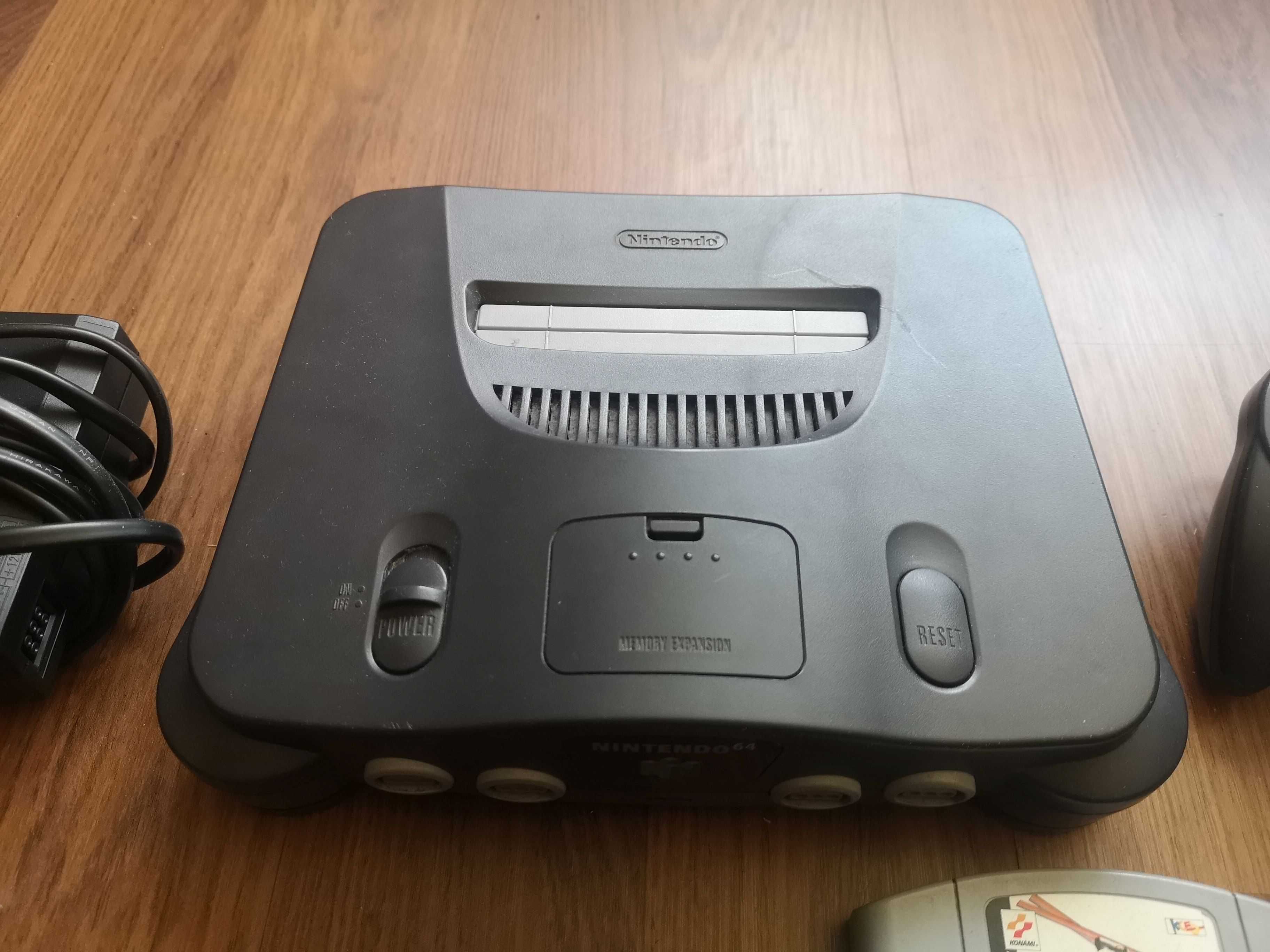 NINTENDO 64 konsolka 2 pady 3 Gry itp.