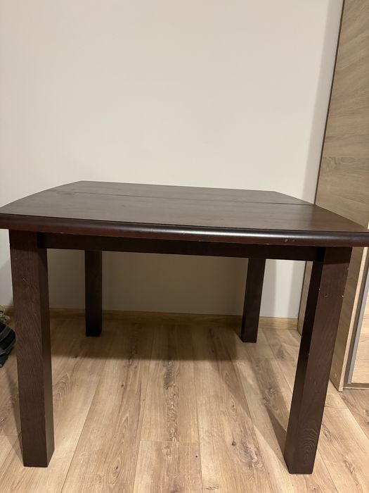 Stół rozkładany plus 4 krzesła