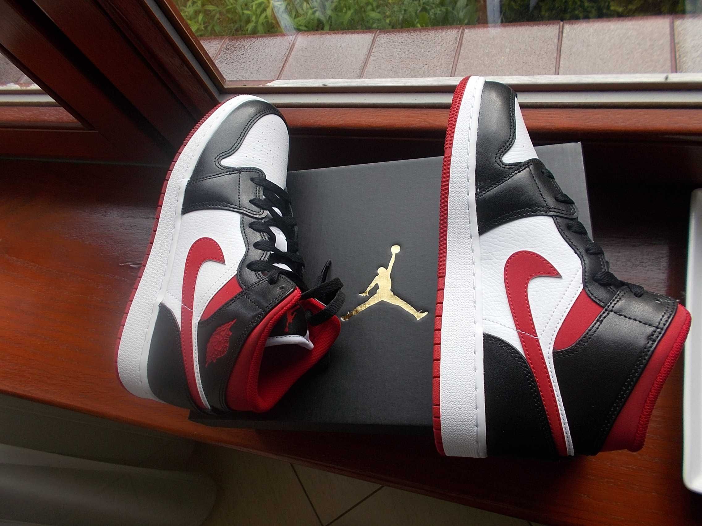 (r. 39 - 24,5 cm) Nike Jordan 1 Mid Gym Red Black DJ4695,122