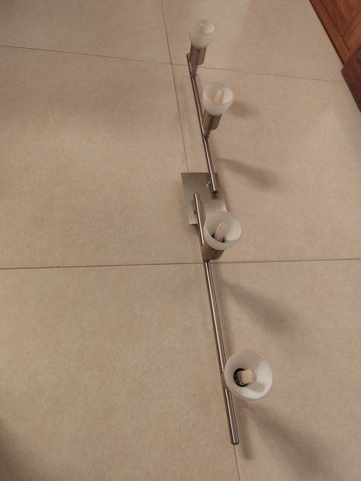 Candeeiro de 4 focos