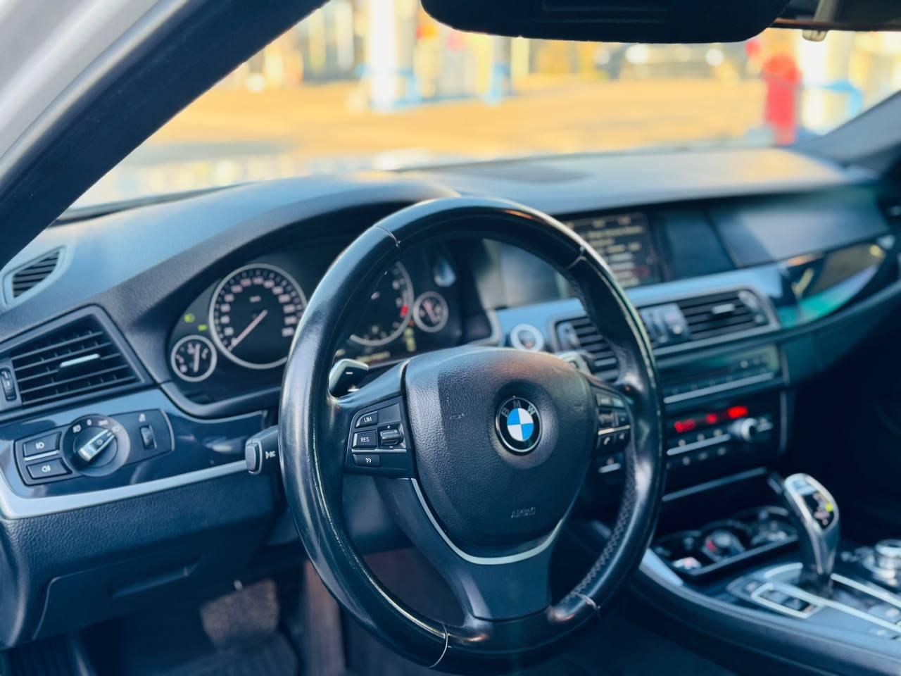 Легковой автомобиль BMW